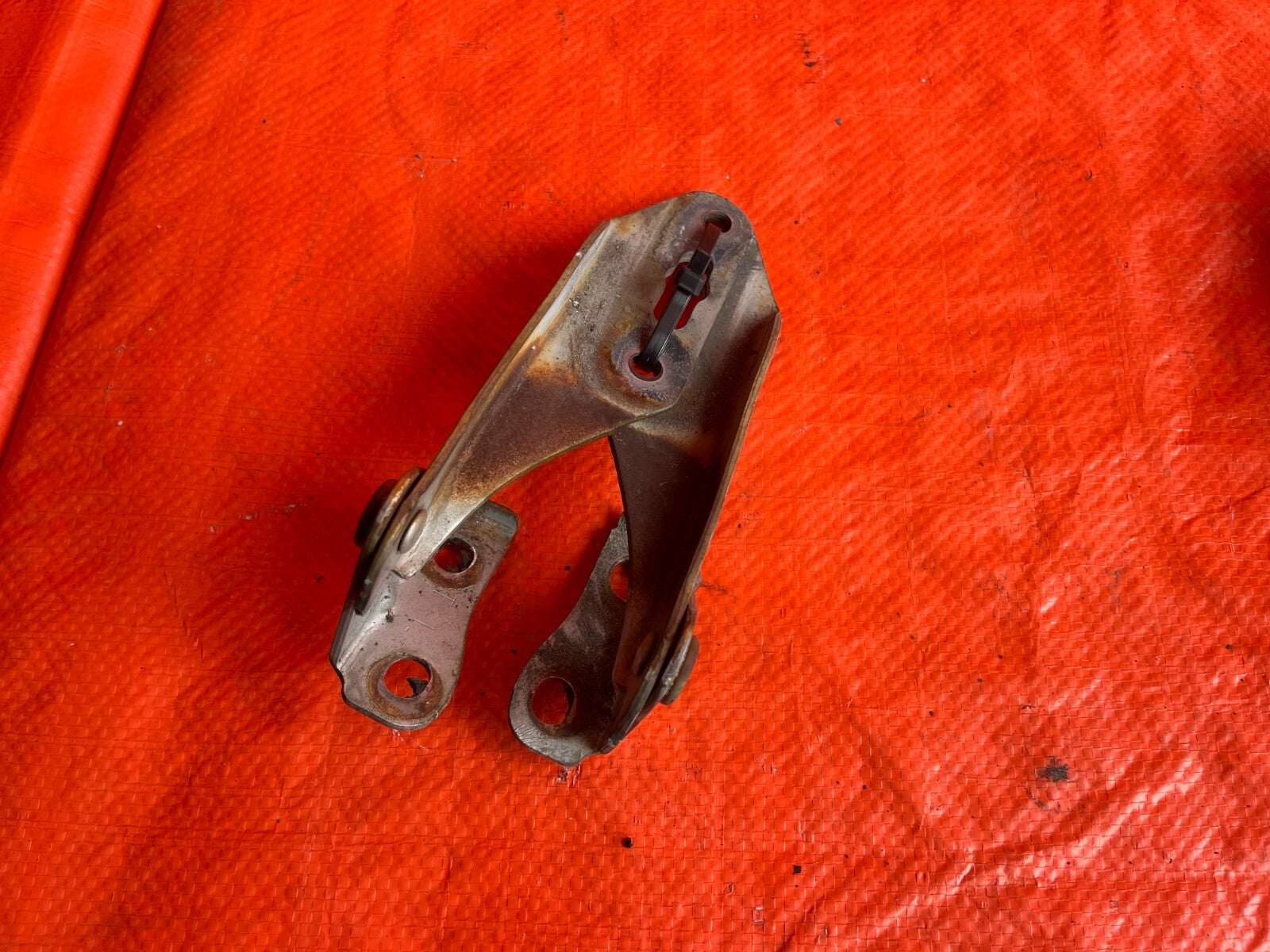 98   01 ACURA INTEGRA 2 DOOR   HOOD HINGE SET DRIVER LEFT PASSENGER RIGHT OEM 620