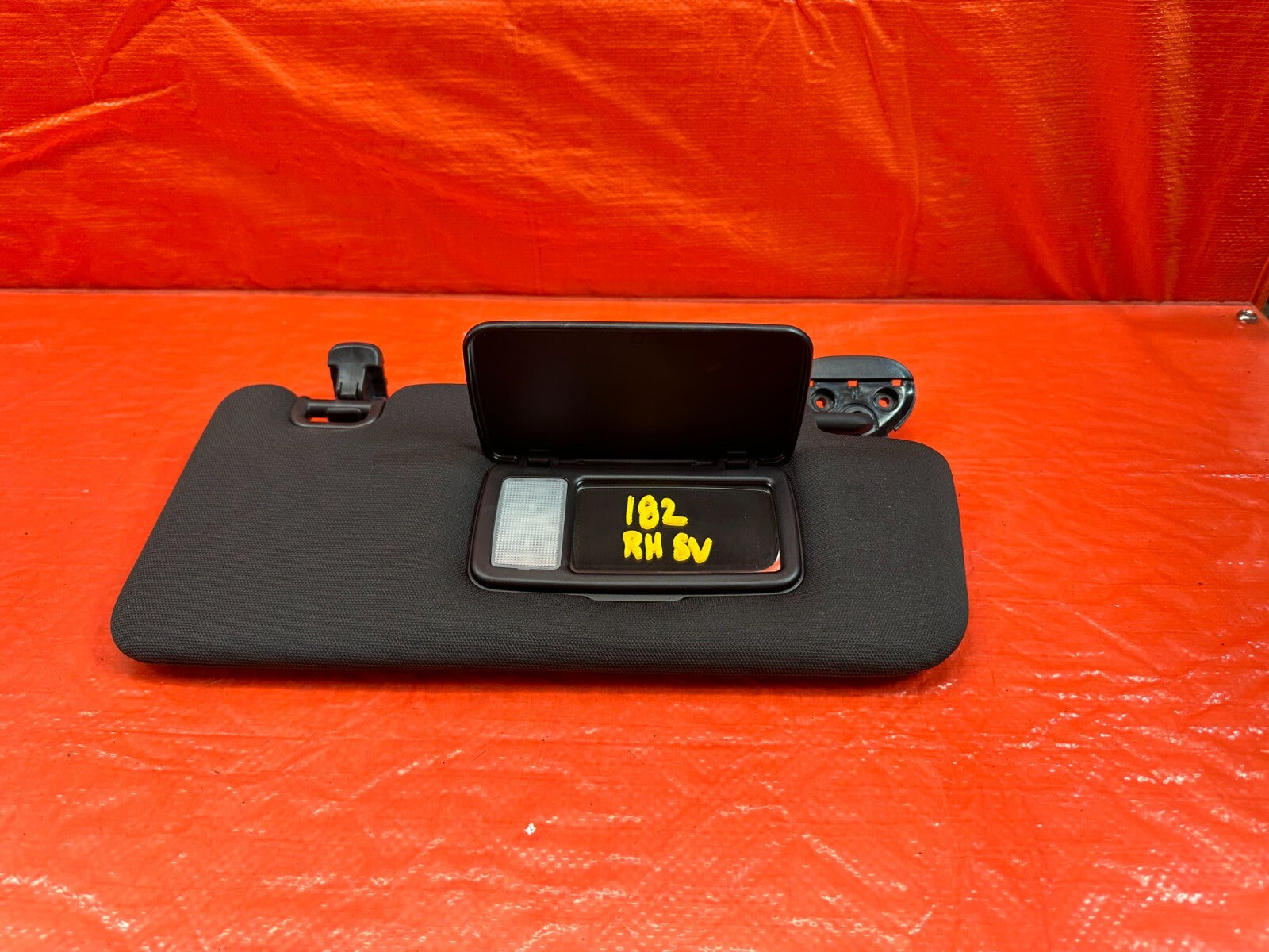 15 21 SUBARU WRX & STI   SUN VISOR   PASSENGER RIGHT   BLACK   NON EYESIGHT #18211