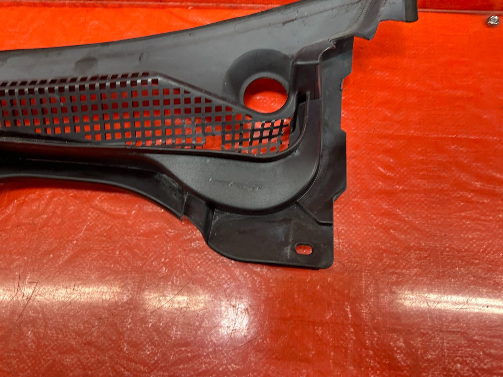 04 05 ACURA TSX   WINDSHIELD WIPER COWL   DRIVER LEFT SIDE   OEM FACTORY #2055