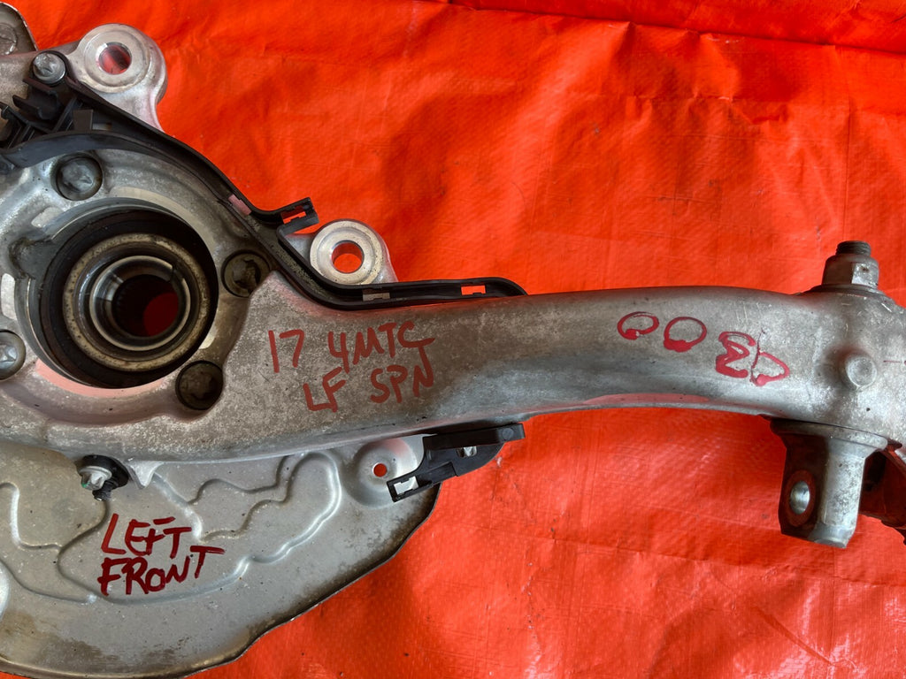 15 20 MERCEDES BENZ C300 W205 4MATIC DRIVER LEFT FRONT SPINDLE KNUCKLE HUB OEM 9