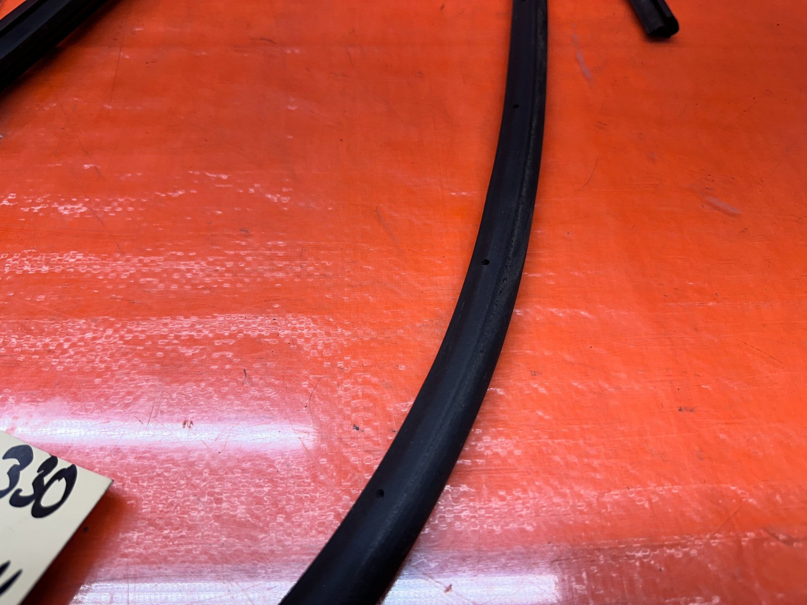 04 08 ACURA TSX LEFT REAR DOOR WINDOW WEATHERSTRIP RUN CHANNEL SEAL OEM 3305