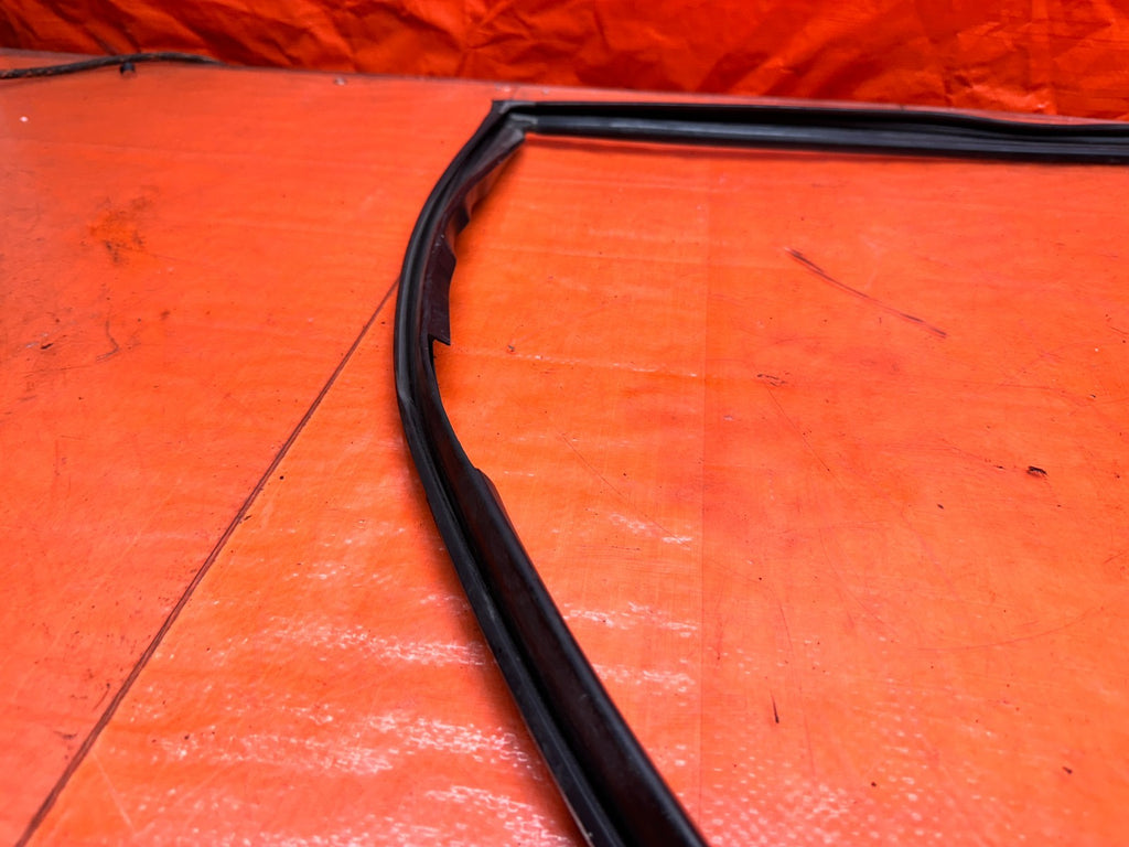 02 06 ACURA RSX RIGHT PASSENGER DOOR WINDOW RUN CHANNEL SEAL OEM #06RSX11
