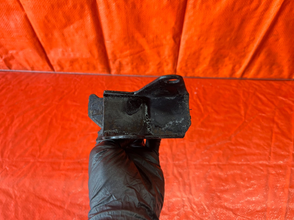 04 08 ACURA TSX   K24A2 MANUAL   TRANSMISSION RUBBER MOUNT   OEM FACTORY #156 13