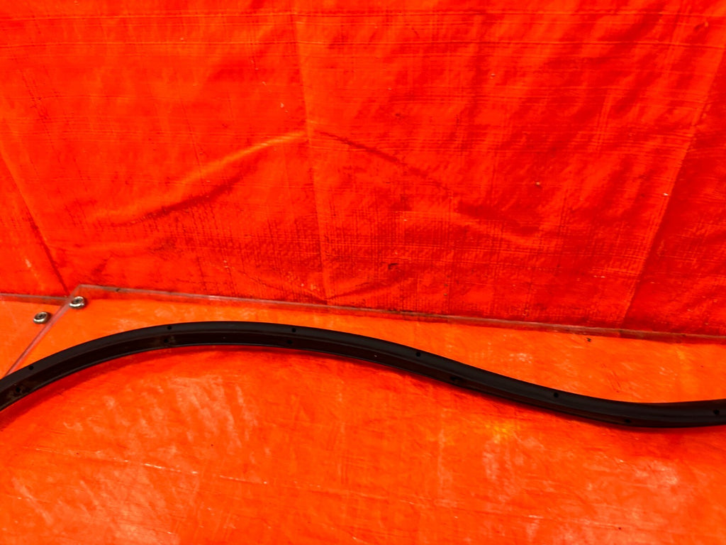 04 08 ACURA TSX   LEFT REAR   DOOR TO CHASSIS WEATHER STRIP OPEN TRIM OEM #2919