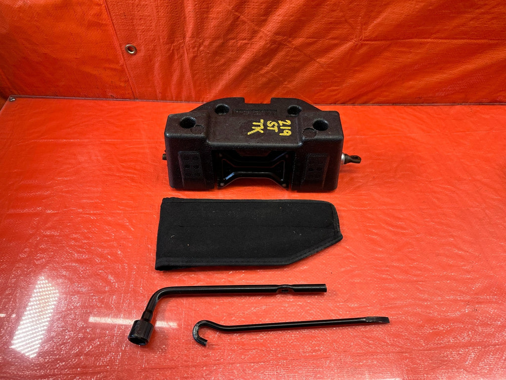 13 16 HYUNDAI GENESIS COUPE   SPARE TIRE TOOL KIT W/ SCISSOR JACK & ALL OEM #21910