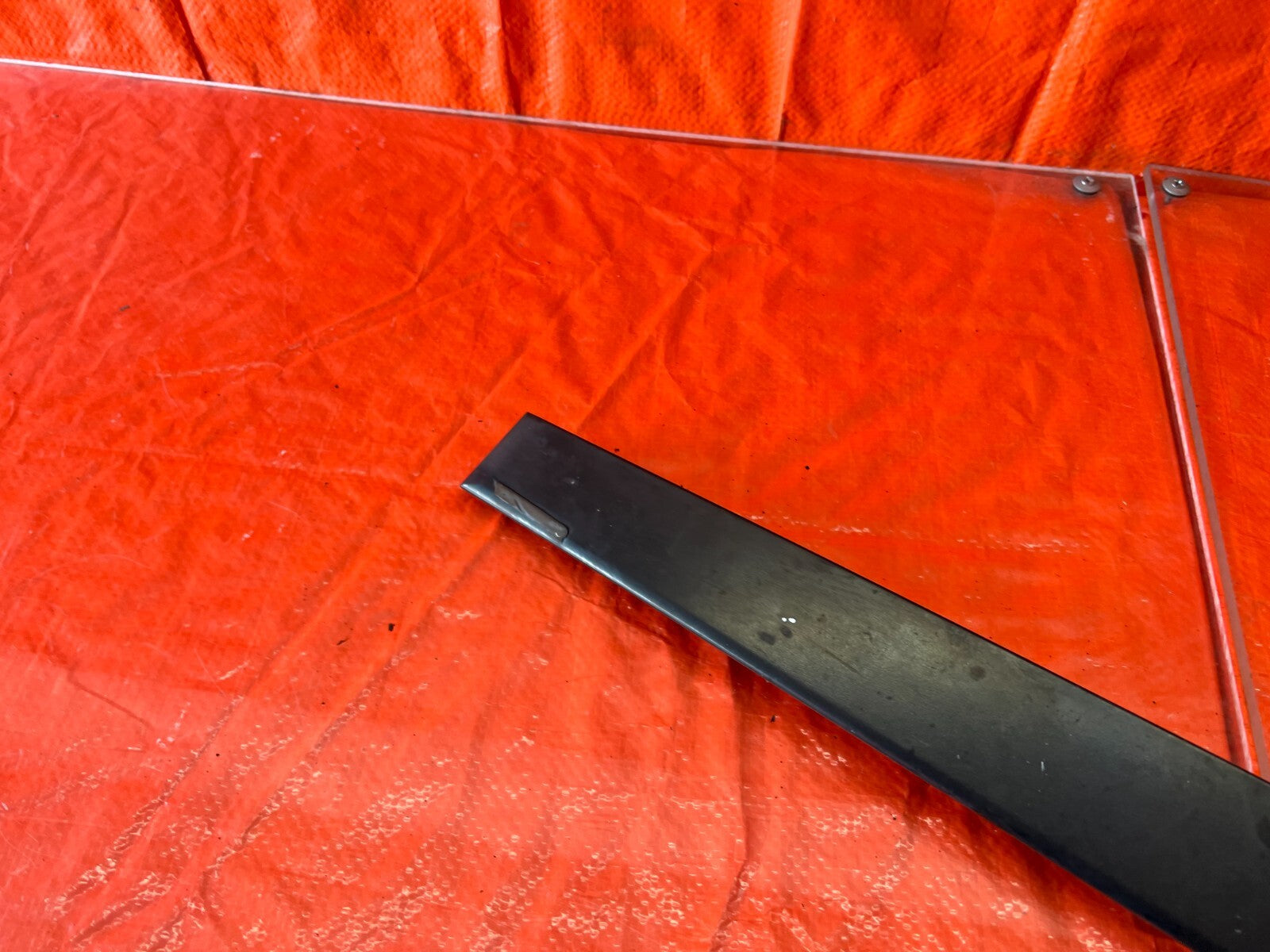 96 00 HONDA CIVIC   SEDAN PASSENGER RIGHT REAR DOOR SASH TRIM MOLDING   OEM 1276