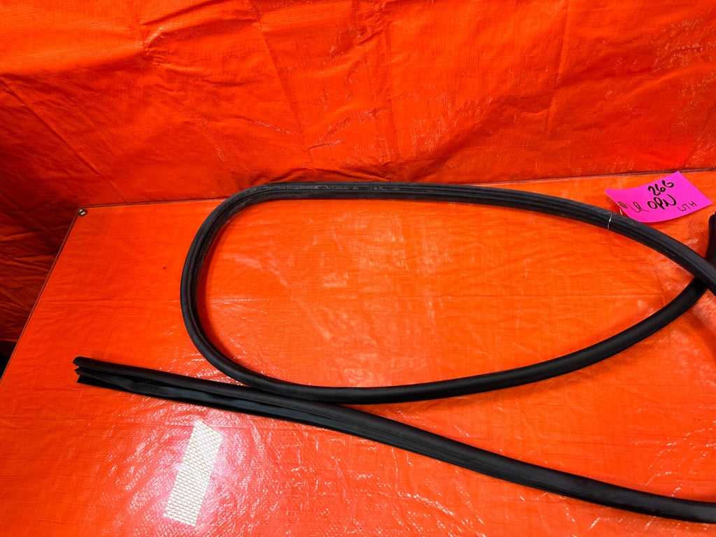 12 21 SUBARU WRX STI CHASSIS TO DOOR OPEN TRIM WEATHER STRIP LEFT REAR OEM #2666