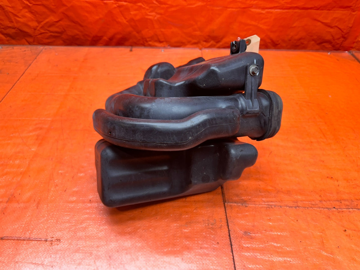 94-01 ACURA INTEGRA AIR INTAKE RESONATOR CHAMBER BOX ASSEMBLY OEM #3494