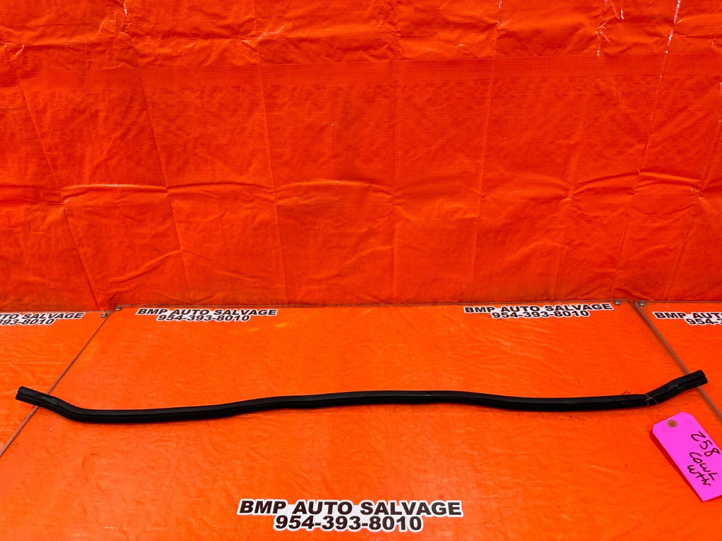 02 05 HONDA CIVIC SI EP3 HATCH WINDSHIELD WIPER COWL WEATHER STRIP TRIM OEM #2580