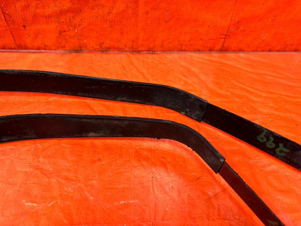 10 16 HYUNDAI GENESIS COUPE GASOLINE GAS FUEL TANK STRAP SET STRAPS SUPPORTS 2992