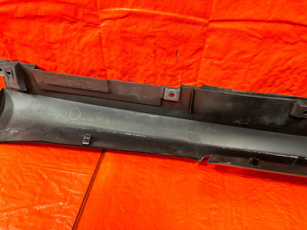 2008 INFINTI G37 COUPE SPORT SIDE SKIRT ROCKER MOLDING TRIM RIGHT OEM 32018