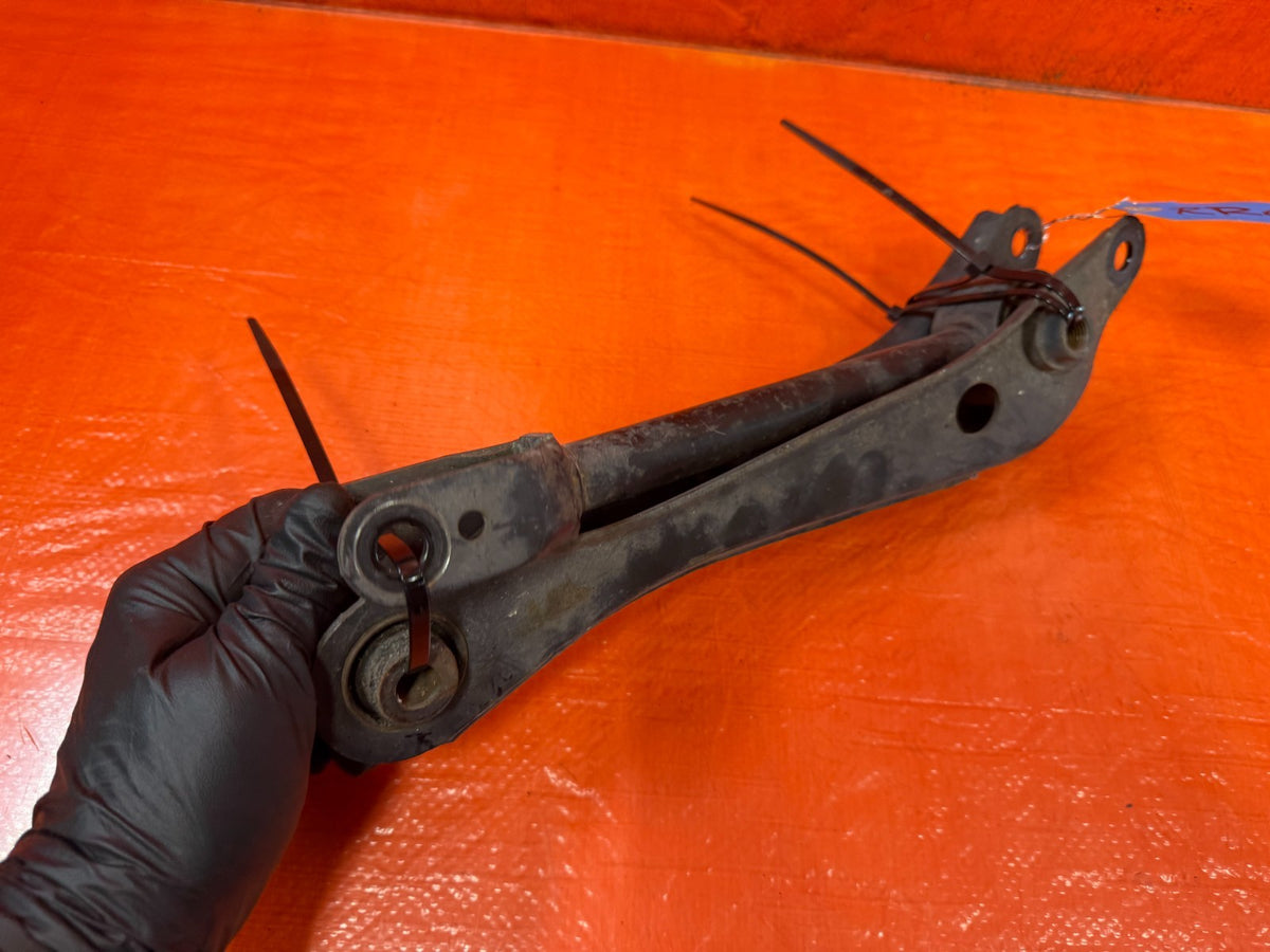 13-16 HYUNDAI GENESIS COUPE - PASSENGER RIGHT REAR CONTROL ARMS - SET OF 2 31010