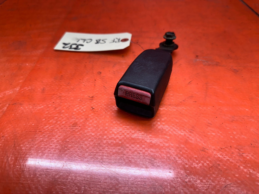 92 96 HONDA PRELUDE RIGHT FRONT SEAT BELT BUCKLE CLIP OEM #3324