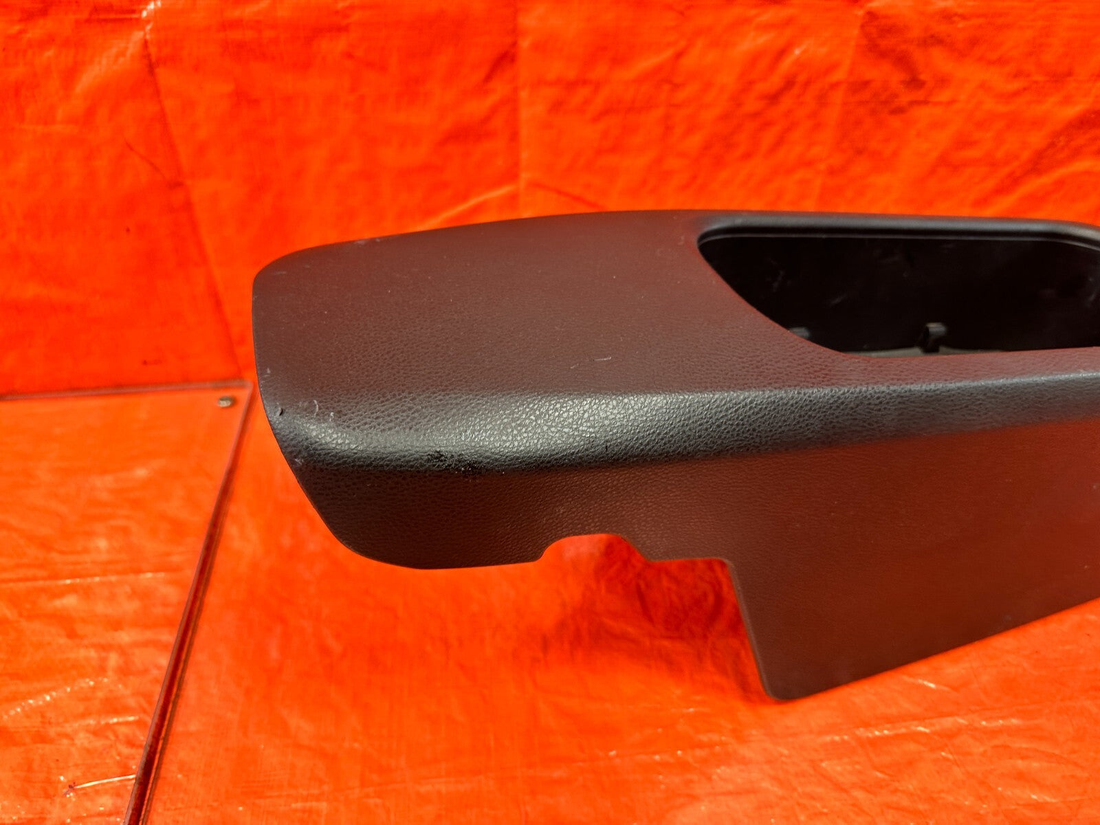 13 20 SUBARU BRZ   ARM REST / CENTER CONSOLE STORAGE COMPARTMENT   OEM #2928