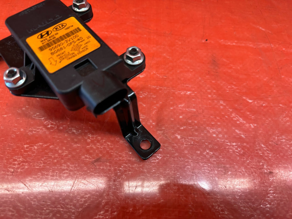 2016 16 HYUNDAI GENESIS COUPE 3.8L   YAW RATE SENSOR   95690 3V100   OEM #2194