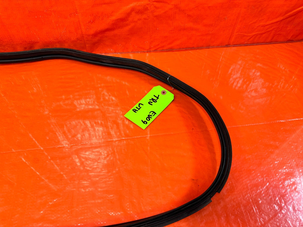 LANCER EVOLUTION VIII 8 EVO IX 9   TRUNK WEATHER STRIP TRIM GASKET LINER RUBBER4