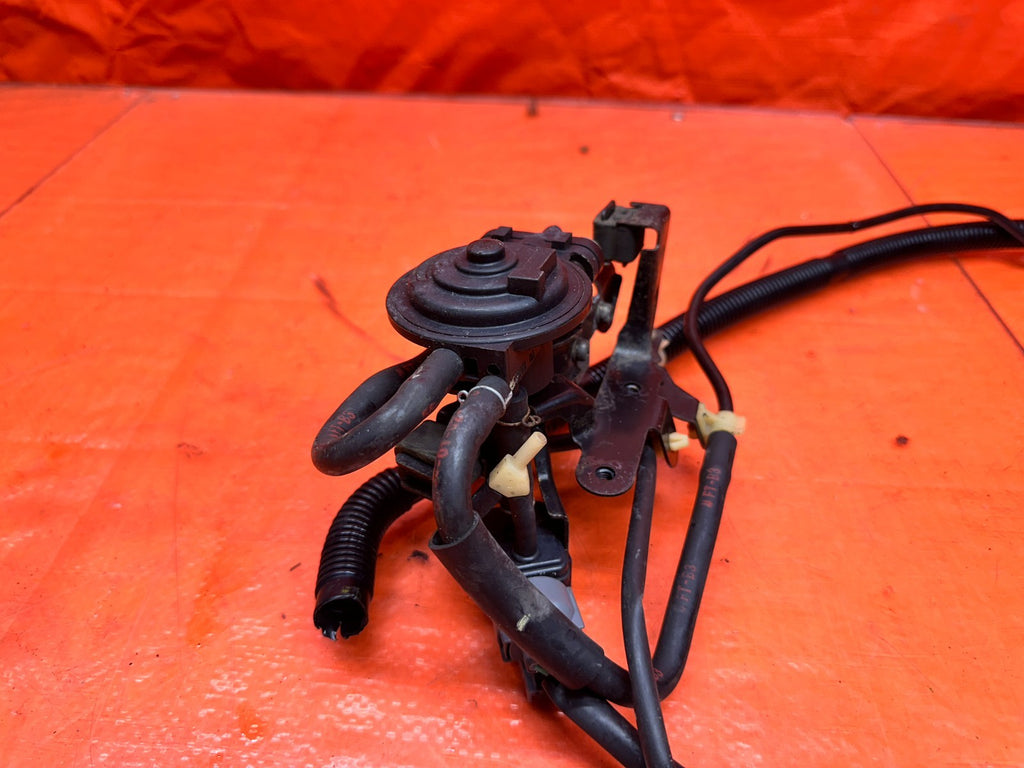 98 01 ACURA INTEGRA OVER VENT SHUT VALVE W/ ALL LINES AND HARNESS OEM 3316