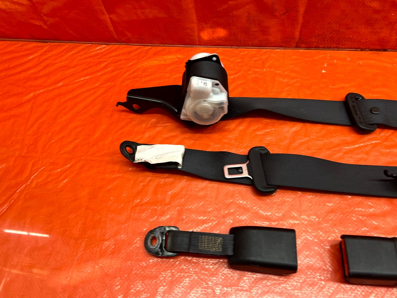 12 21 SUBARU WRX & STI SEDAN   REAR SEAT BELT SET   LEFT & RIGHT SEAT BELTS OEM7