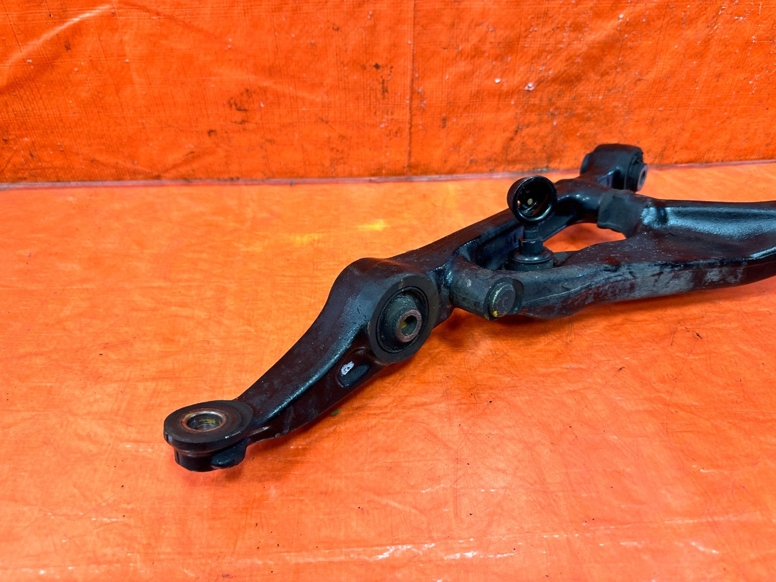 94 01 ACURA INTEGRA DRIVER LEFT FRONT SPINDLE KNUCKLE HUB & LOWER CONTROL ARM 094