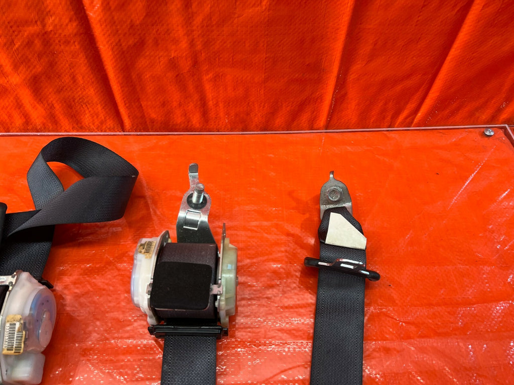 06 11 HONDA CIVIC SI COUPE   REAR SEAT BELT SET   SEAT BELTS LEFT RIGHT OEM #924