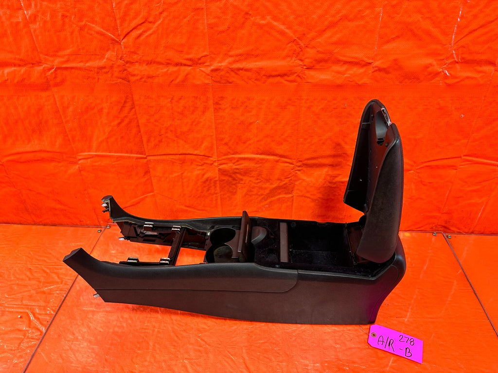 09 15 INFINITI G37 CONVERTIBLE   ARM REST / CENTER CONSOLE STORAGE OEM #32915