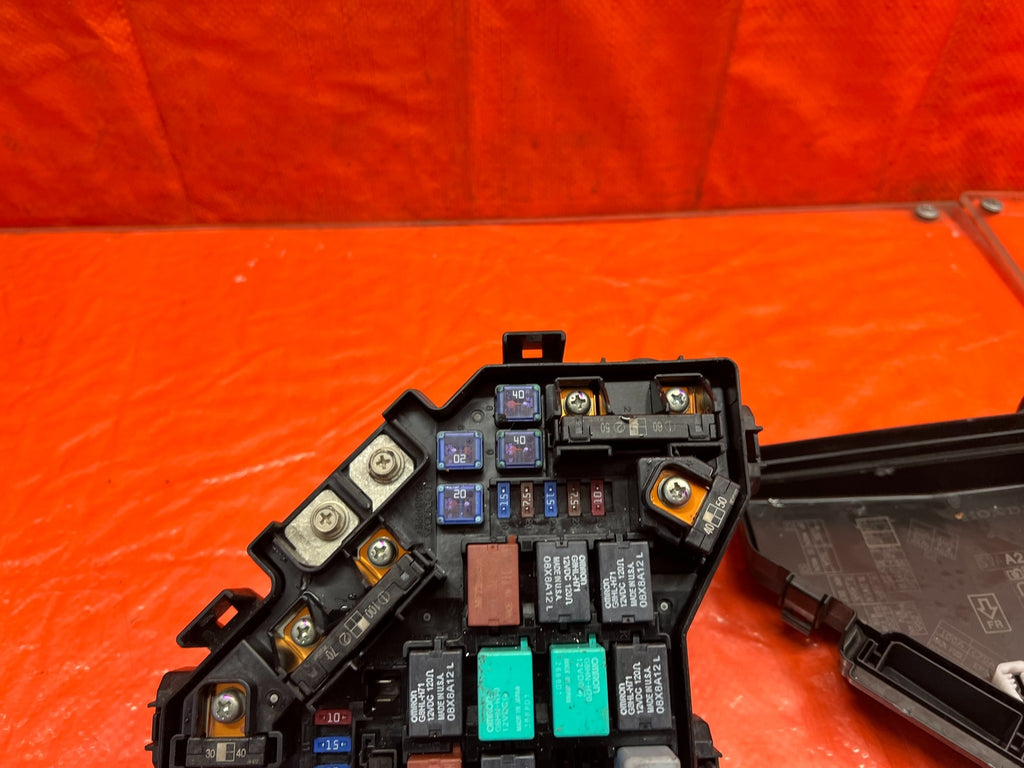 09 11 HONDA CIVIC SI 2D   EXTERIOR / ENGINE BAY   FUSE BOX PANEL   OEM #1636