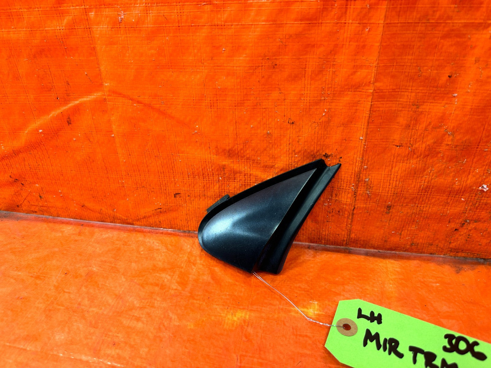 02 05 HONDA CIVIC SI EP3 HATCHBACK   LEFT EXTERIOR MIRROR TRIM COVER PLASTIC 3061