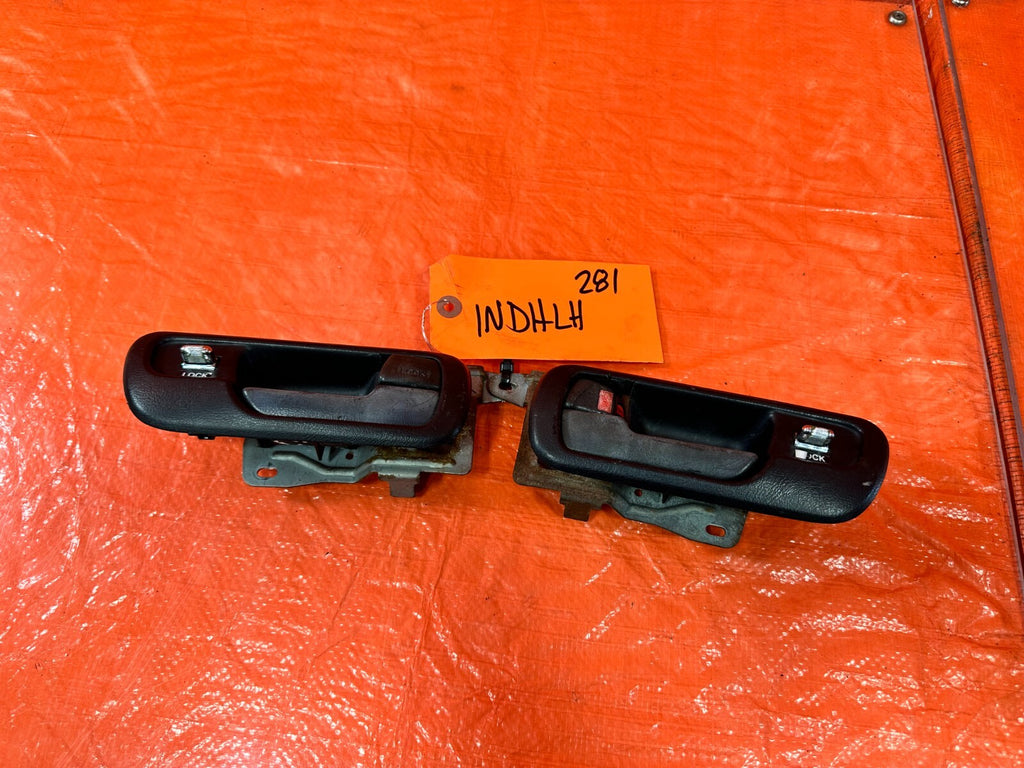 94 01 ACURA INTEGRA 2D LEFT RIGHT INTERIOR DOOR HANDLES W/ TRIM & LOCK SWITCH 810