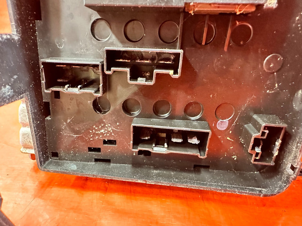 94 97 ACURA INTEGRA   EXTERIOR ENGINE BAY FUSE BOX PANEL   OEM FACTORY OE #2749
