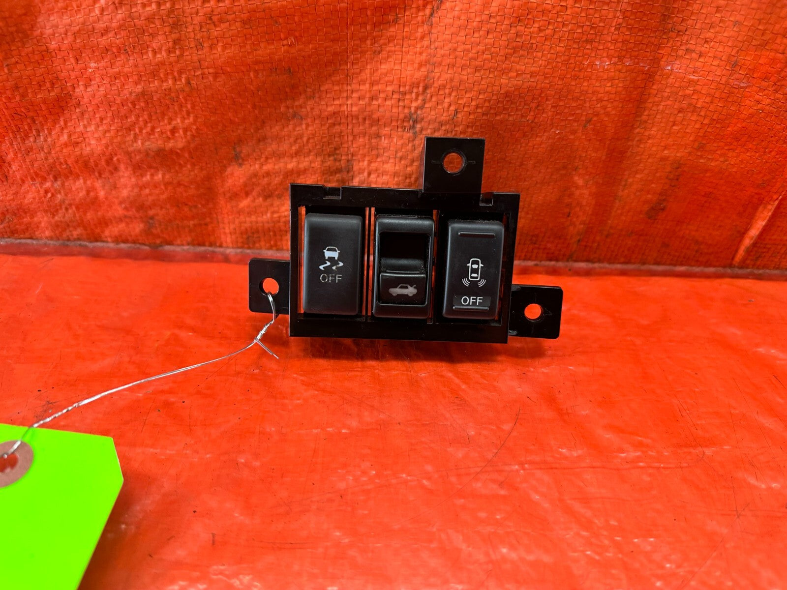 2012 12 INFINITI G37 SEDAN   TRACTION CONTROL TRUNK SENSOR SWITCH   OEM #2381