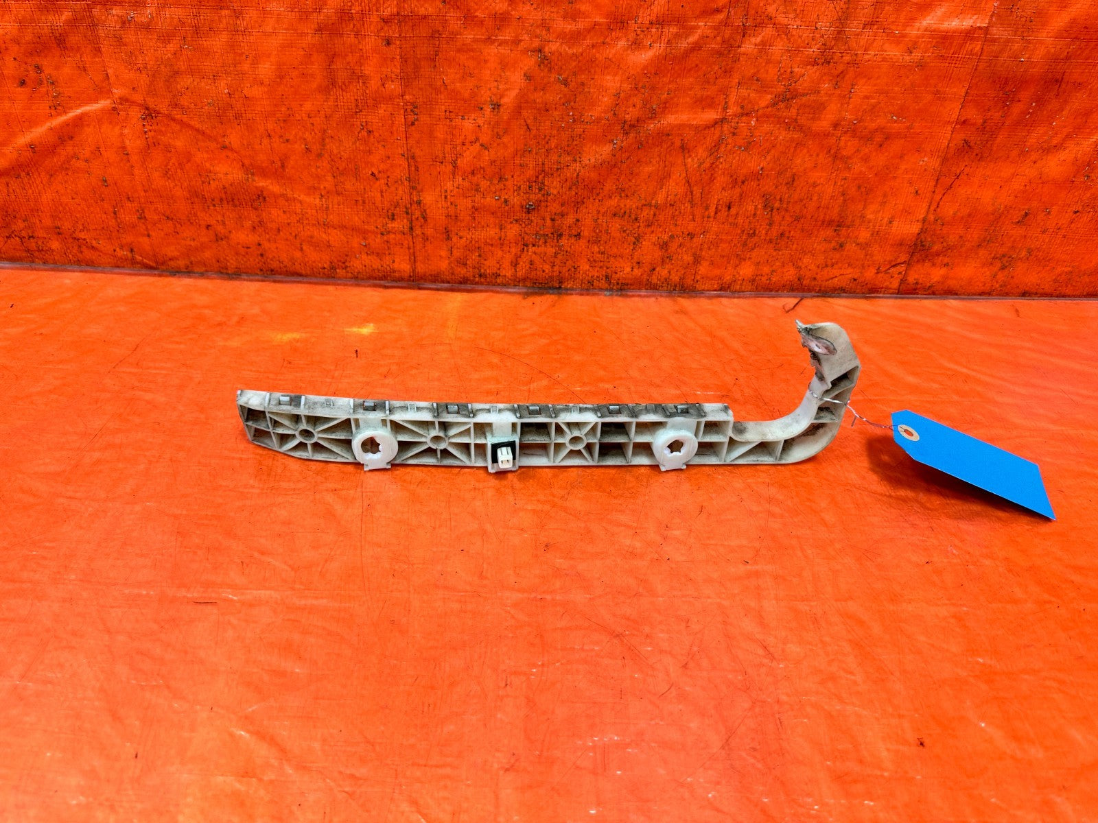 2009 2015 INFINITI Q60 G37 CONVERTIBLE REAR BUMPER SIDE BRACKET MOUNT RIGHT #3292