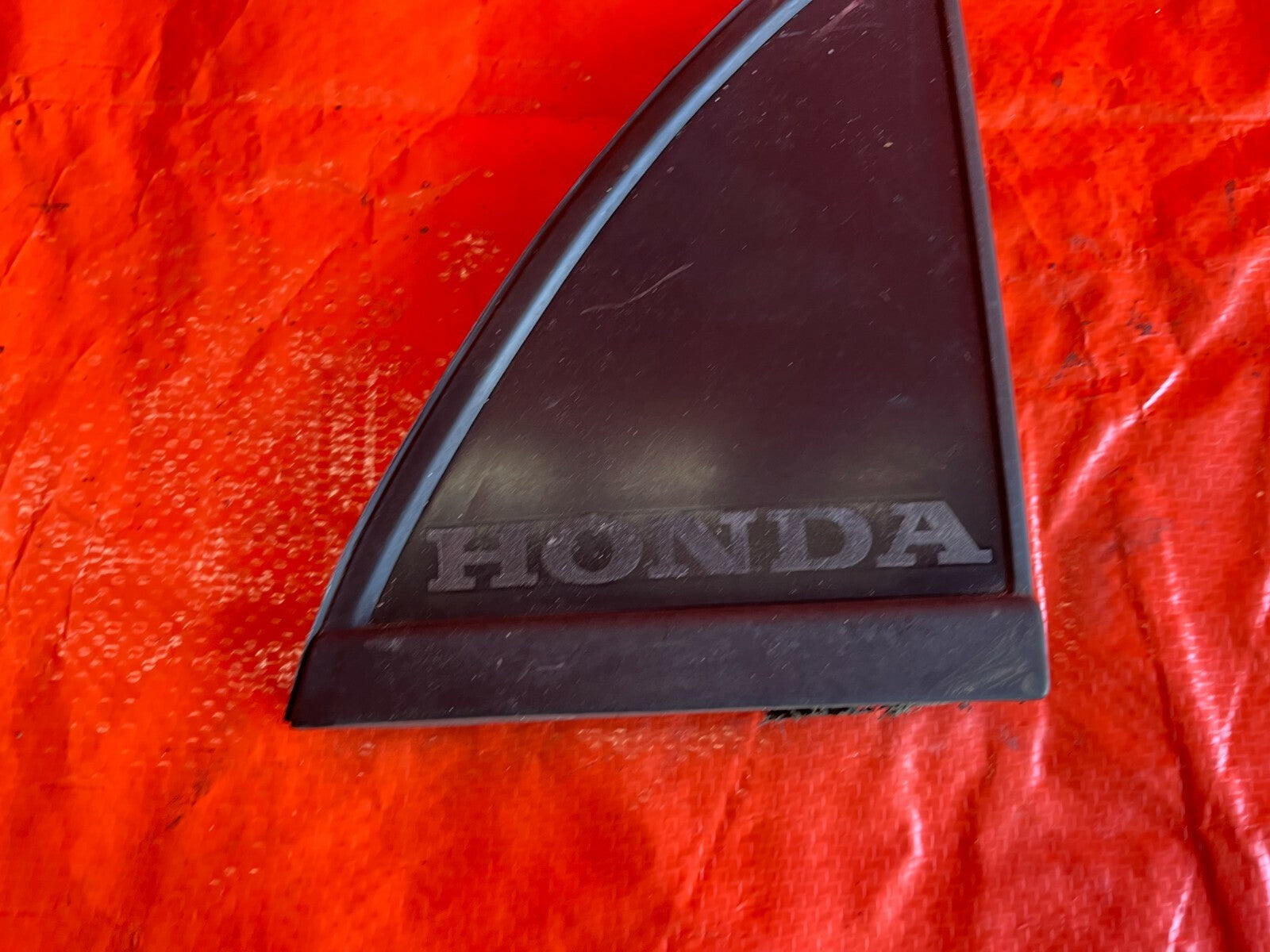 88 91 HONDA CRX   DRIVER LEFT TAIL GATE HATCH GARNISH TRIANGLE   OEM   #616