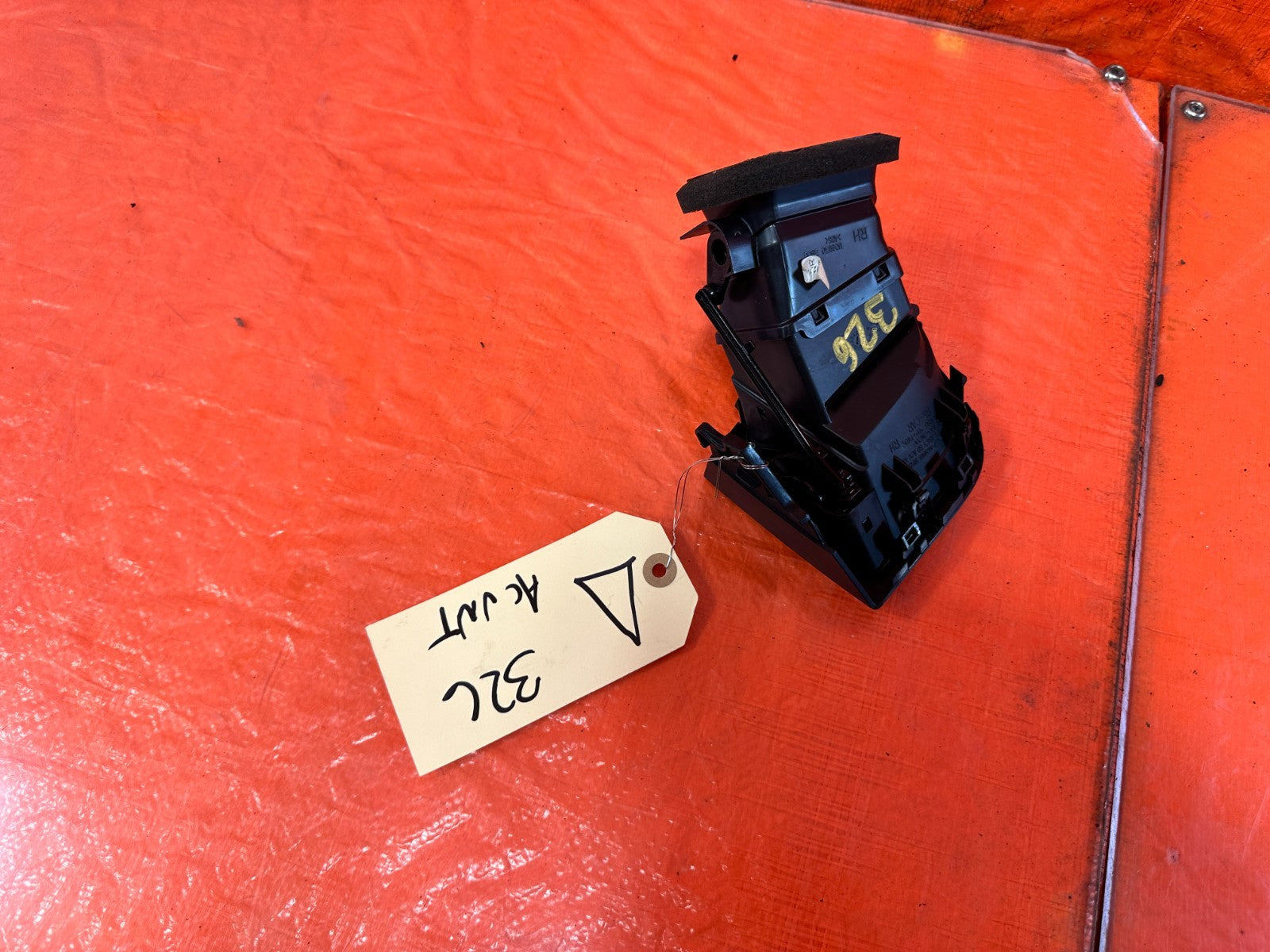 13 16 HYUNDAI GENESIS COUPE PASSENGER RIGHT OUTER   DASH AC VENT   OEM #3264