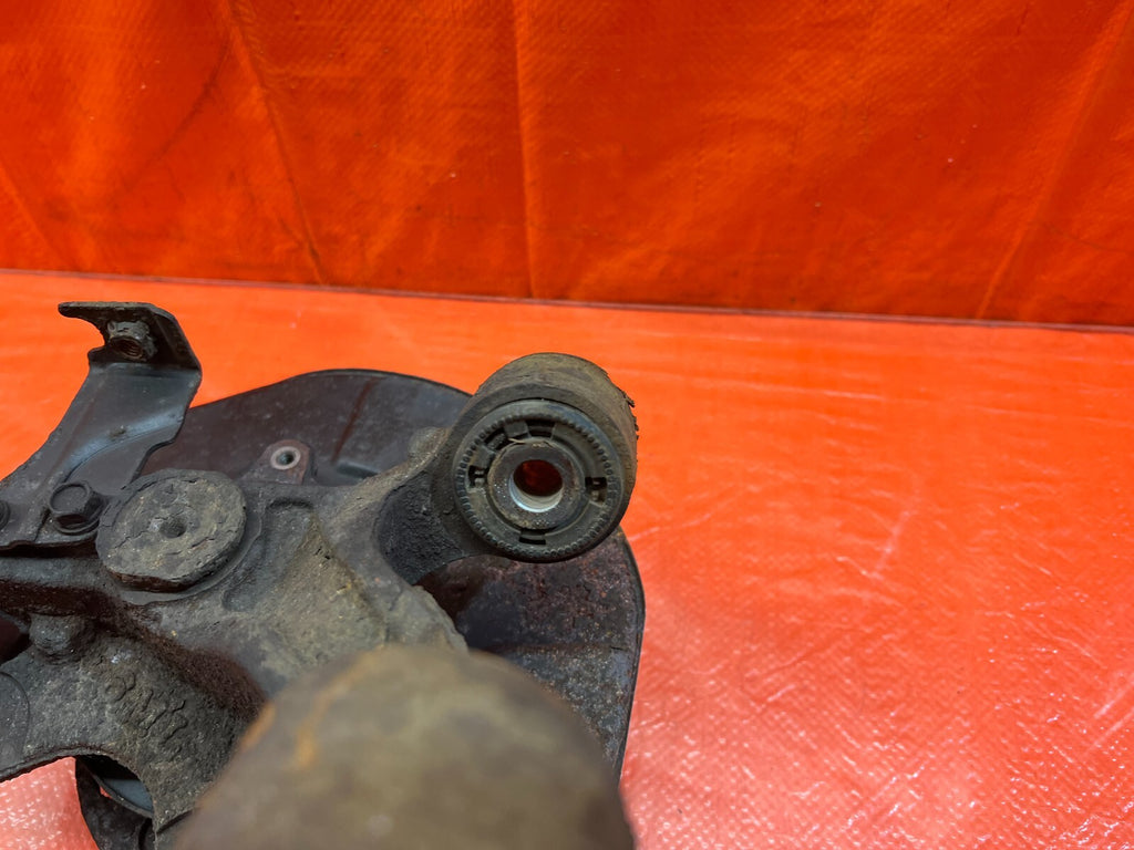 02 04 ACURA RSX   DRIVER LEFT REAR   SPINDLE KNUCKLE HUB   OEM FACTORY #1717
