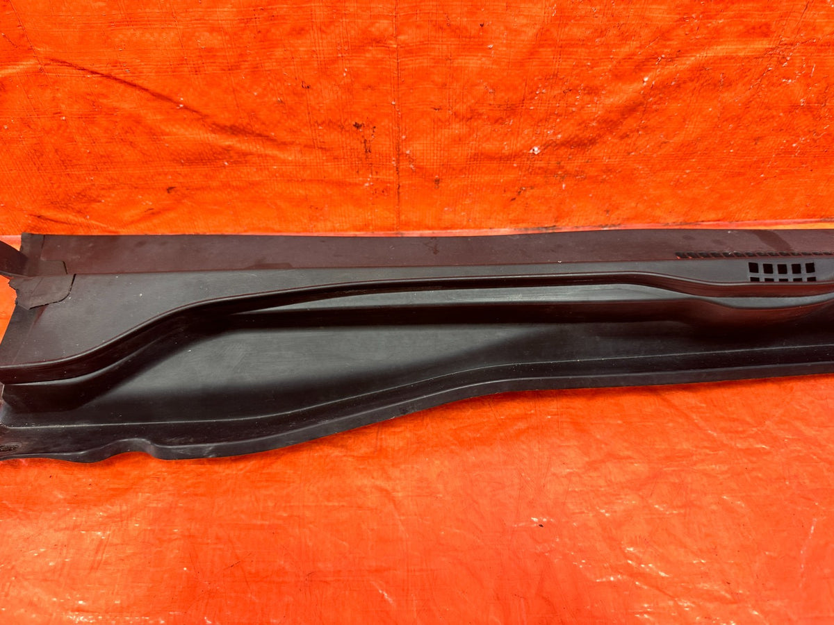 02-05 HONDA CIVIC SI EP3 HATCH - WIPER COWL TRIM - PASSENGER RIGHT SIDE OEM #3062
