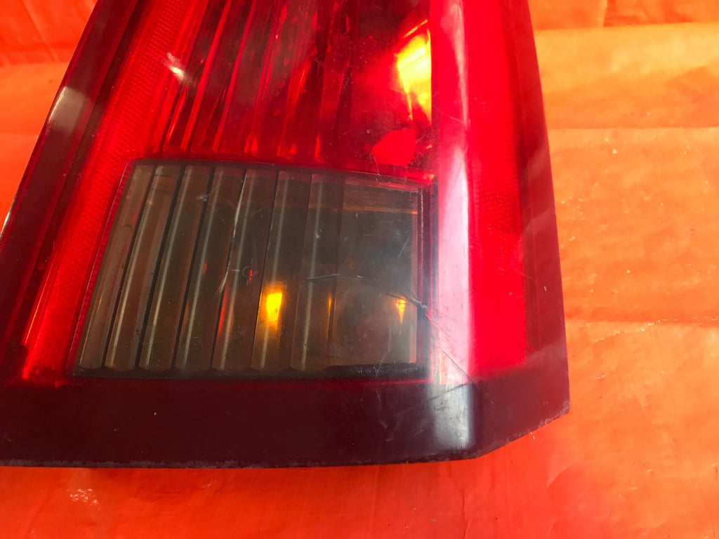 OEM 2004 04 CADILLAC CTS PASSENGER RIGHT TAIL LIGHT LAMP R RH2