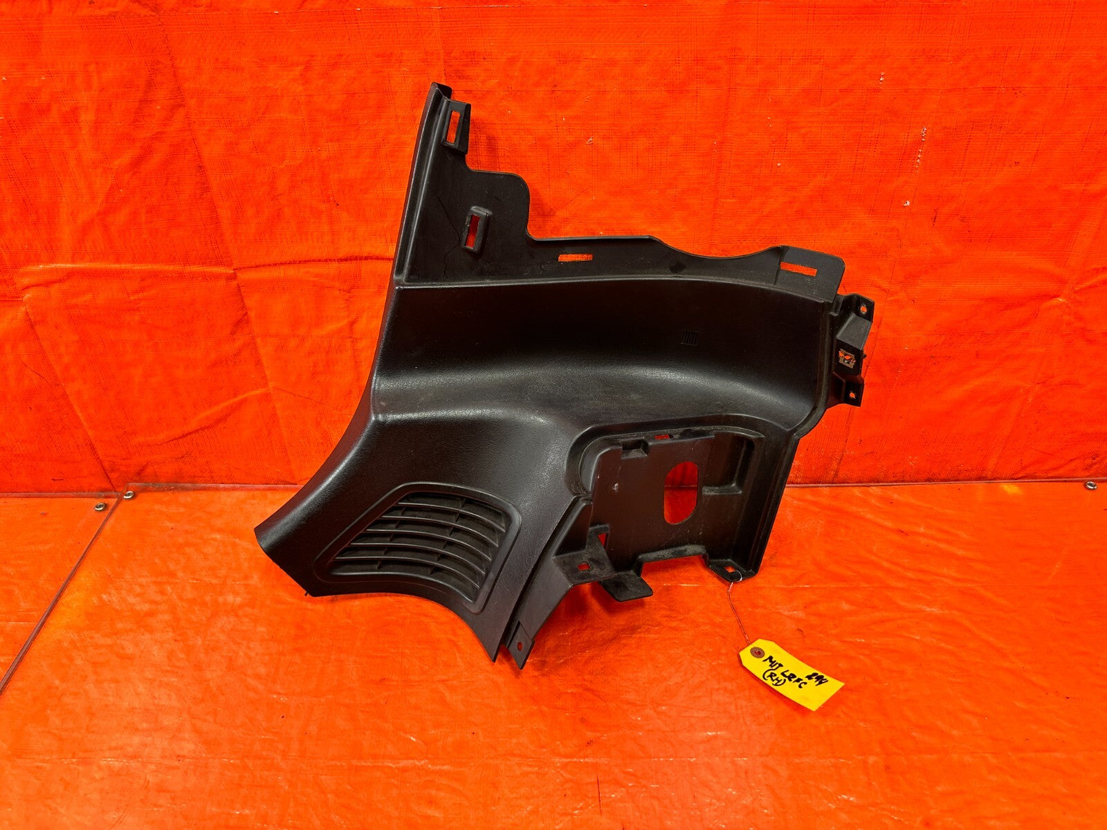 93 97 HONDA DEL SOL   PASSENGER RIGHT QUARTER PANEL TRIM PLASTIC   OEM #2940