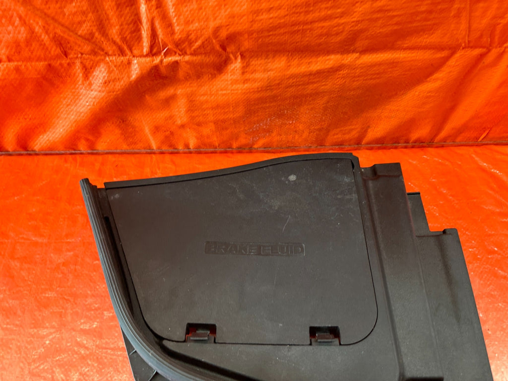 17 20 INFINITI Q60   BRAKE FLUID COVER PLASTIC TRIM   INNER & OUTER   OEM #2006