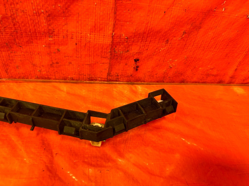 04 08 ACURA TSX   RIGHT REAR   BUMPER BRACKET CLIP SPACER RETAINER   OEM #3043