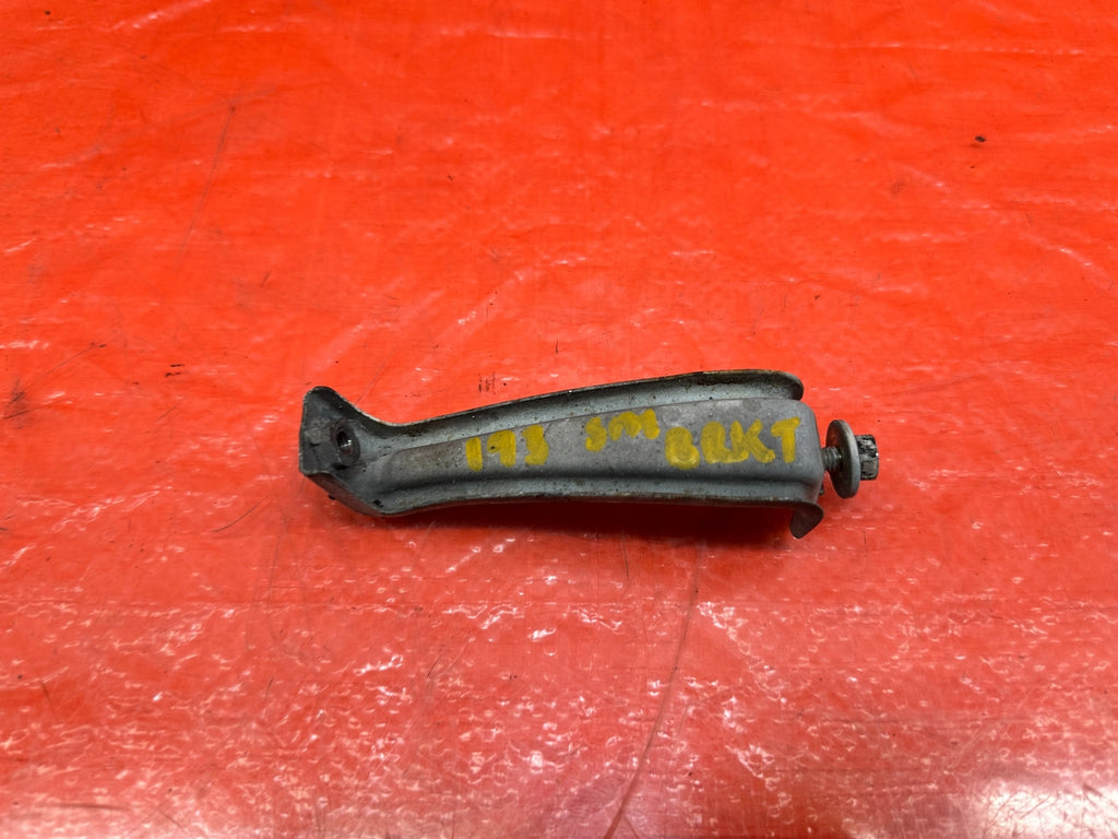 95 98 HONDA ODYSSEY   LEFT / RIGHT   FENDER STIFFENER BRACKET RETAINER OEM 193 10