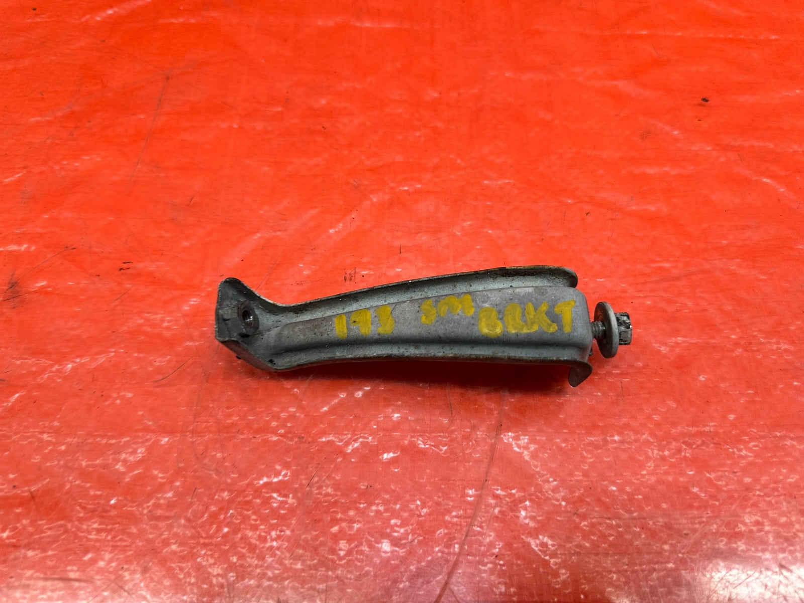 95 98 HONDA ODYSSEY   LEFT / RIGHT   FENDER STIFFENER BRACKET RETAINER OEM 193 10