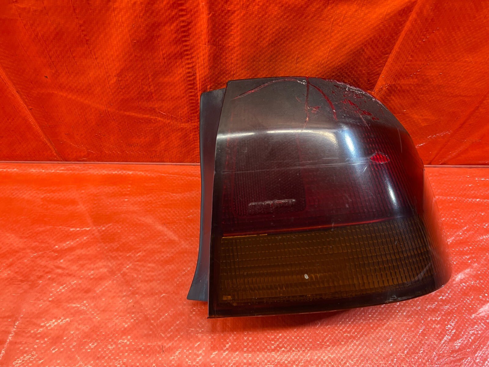 96 98 HONDA CIVIC 4D SEDAN   TAIL LIGHT LAMP  PASSENGER RIGHT OUTER SIDE OEM 1423