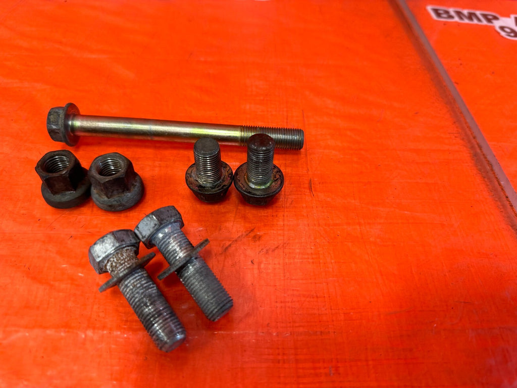 02 05 HONDA CIVIC SI EP3 HATCH   RIGHT TRANSMISSION MOUNT BOLTS HARDWARE OEM 2584