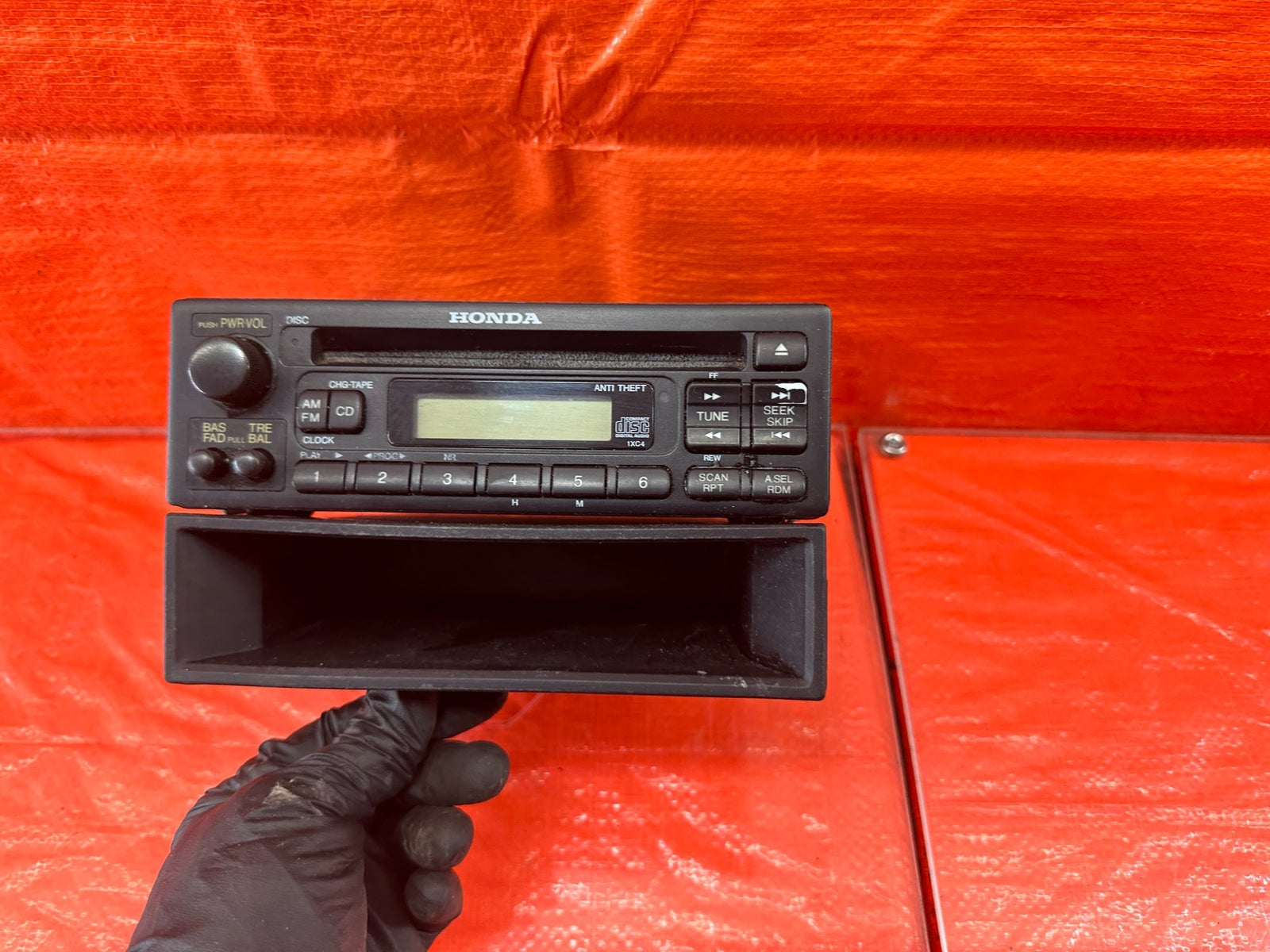 96 00 HONDA CIVIC   AM FM RADIO STEREO CD PLAYER   OEM FACTORY #1955