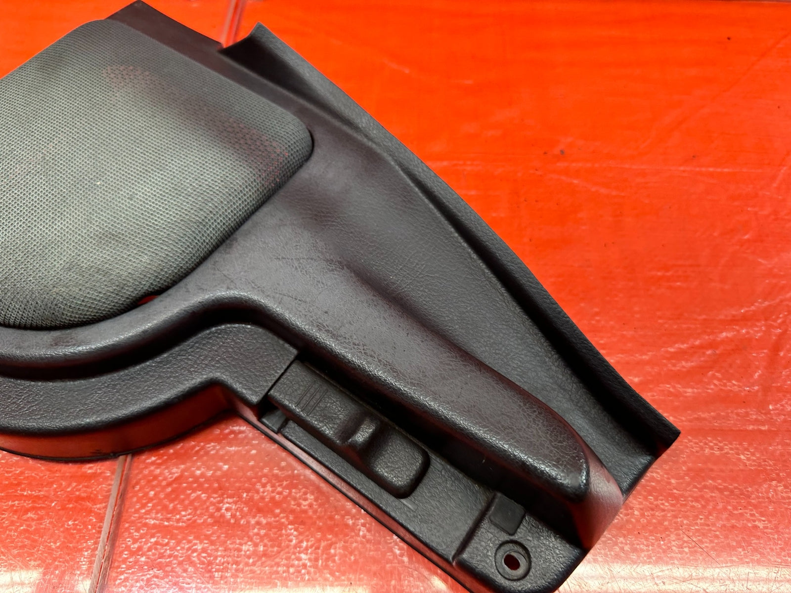90 93 ACURA INTEGRA 2D   CARGO COVER PRIVACY TRIM   LEFT SIDE BLACK   OEM #1895