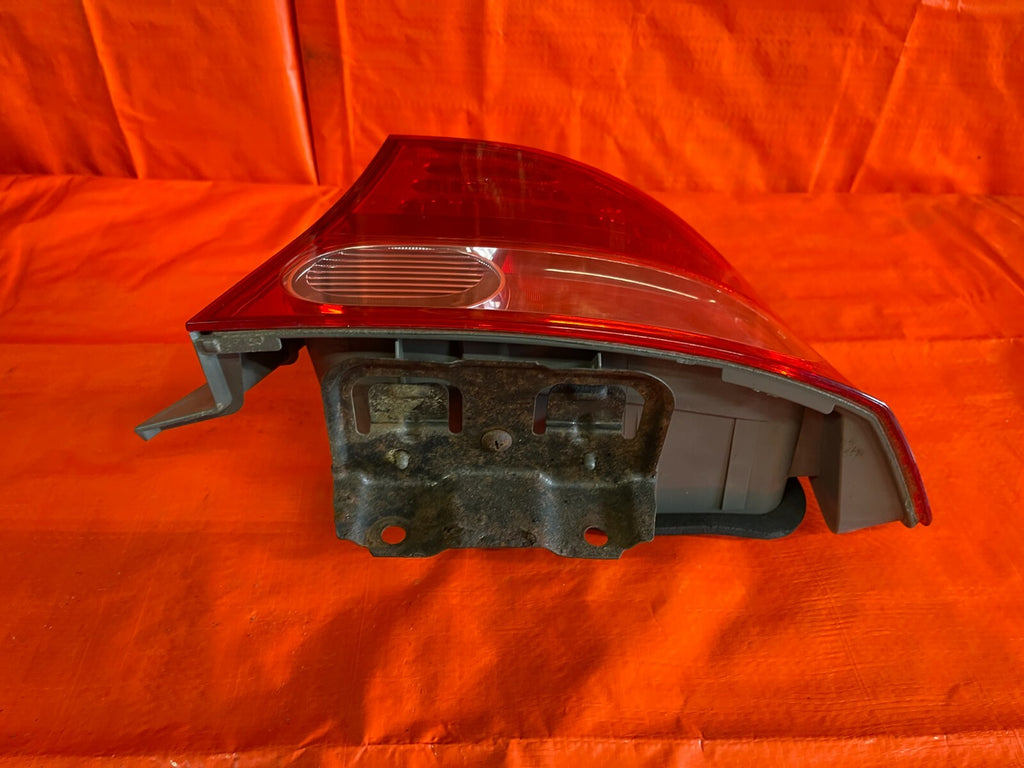 06 08 HONDA CIVIC   4 DOOR SEDAN   PASSENGER RIGHT OUTER TAIL LIGHT LAMP OEM5