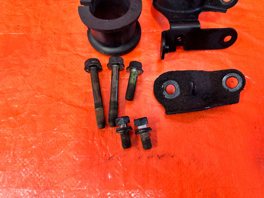 04 08 ACURA TSX   POWER STEERING RACK BRACKETS W/ BOLTS HARDWARE   OEM #3221