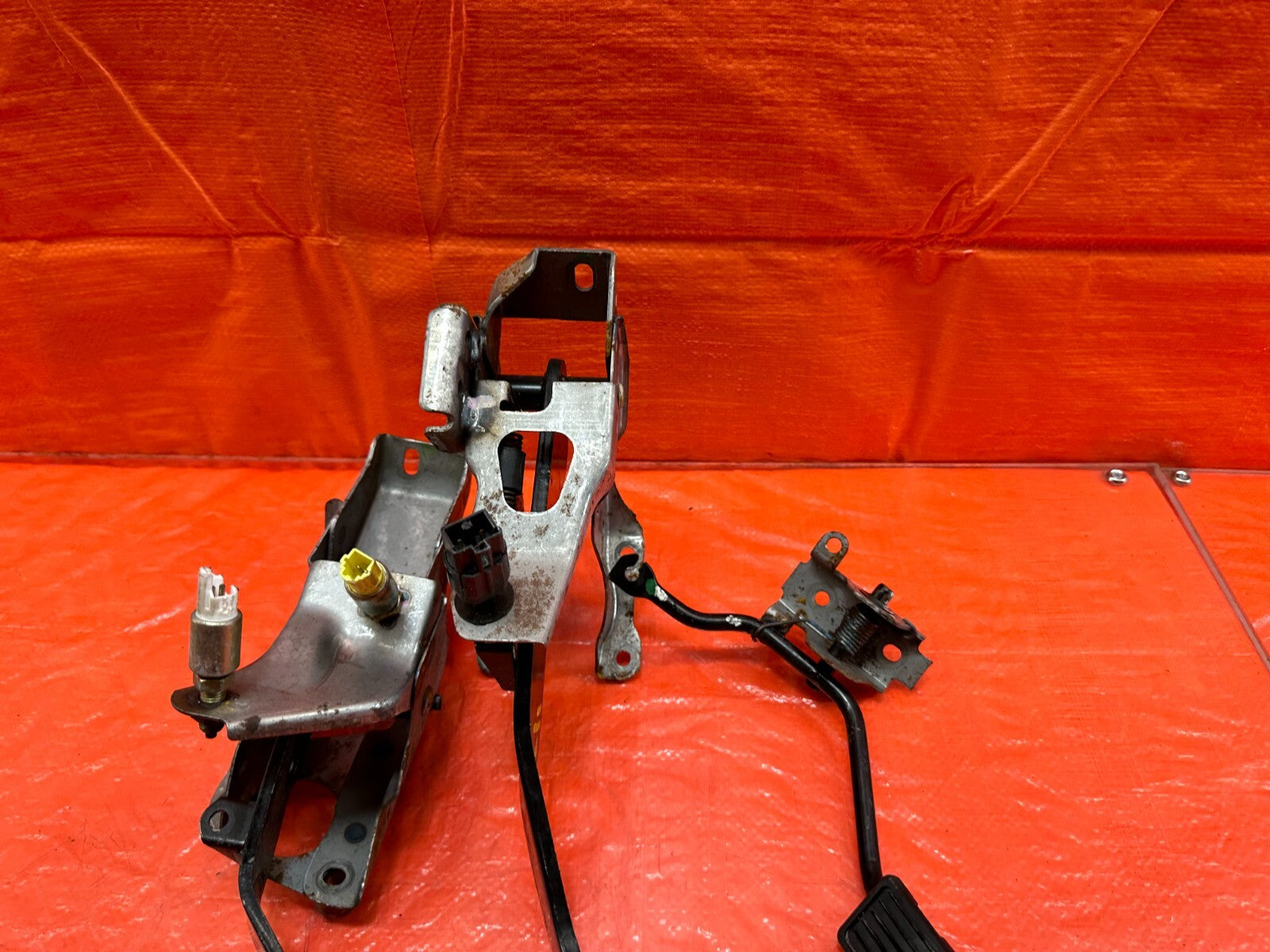 02 05 HONDA CIVIC SI EP3 HATCH   MANUAL PEDALS   GAS BRAKE CLUTCH   OEM #1866