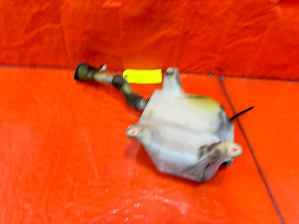 04 08 ACURA TSX   WINDSHIELD WIPER RESERVOIR TANK W/ MOTOR   OEM FACTORY #27511