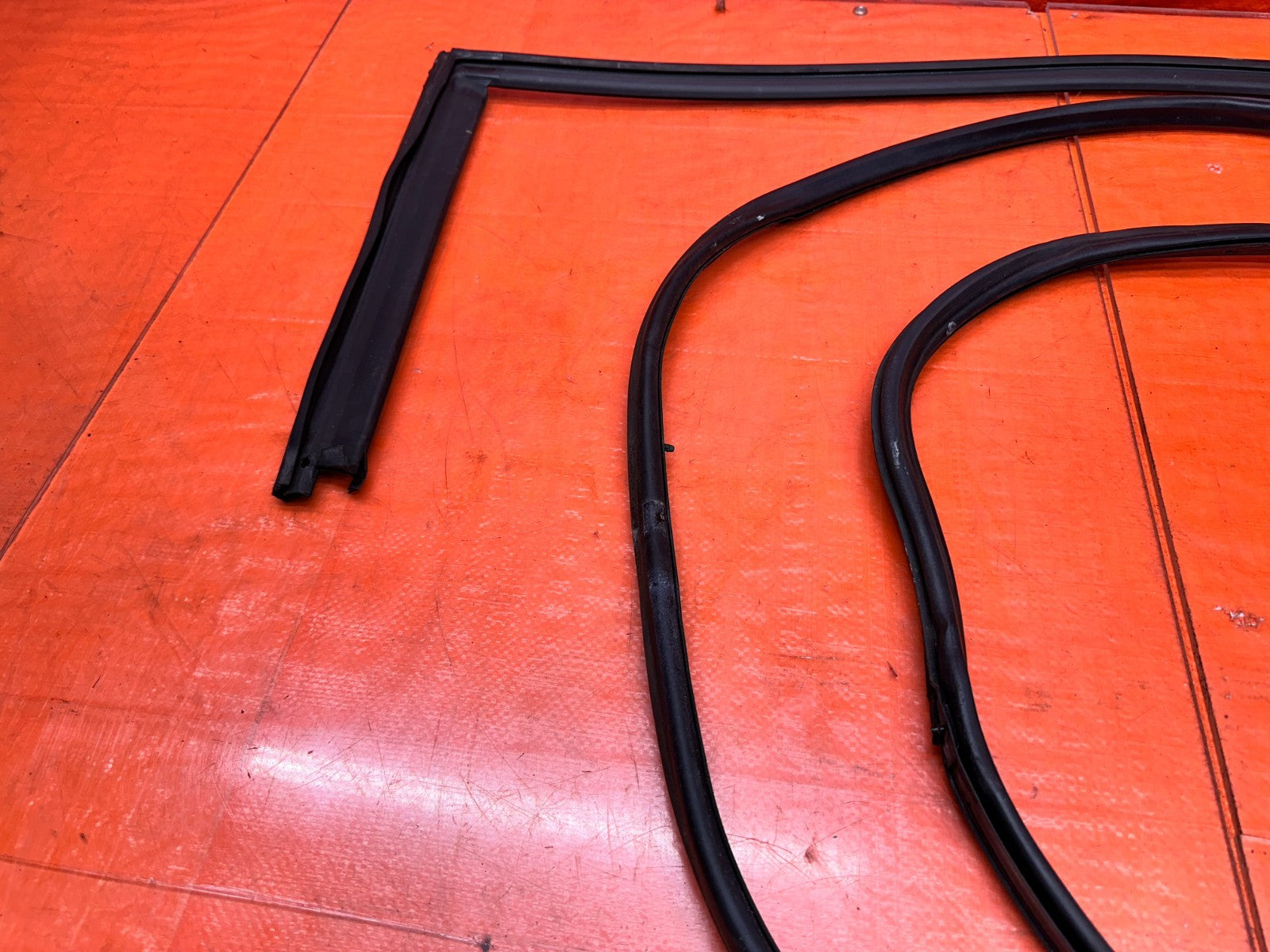 97 01 HONDA PRELUDE 2.2L PASSENGER RIGHT FRONT DOOR WEATHER STRIP SEAL OEM #33510